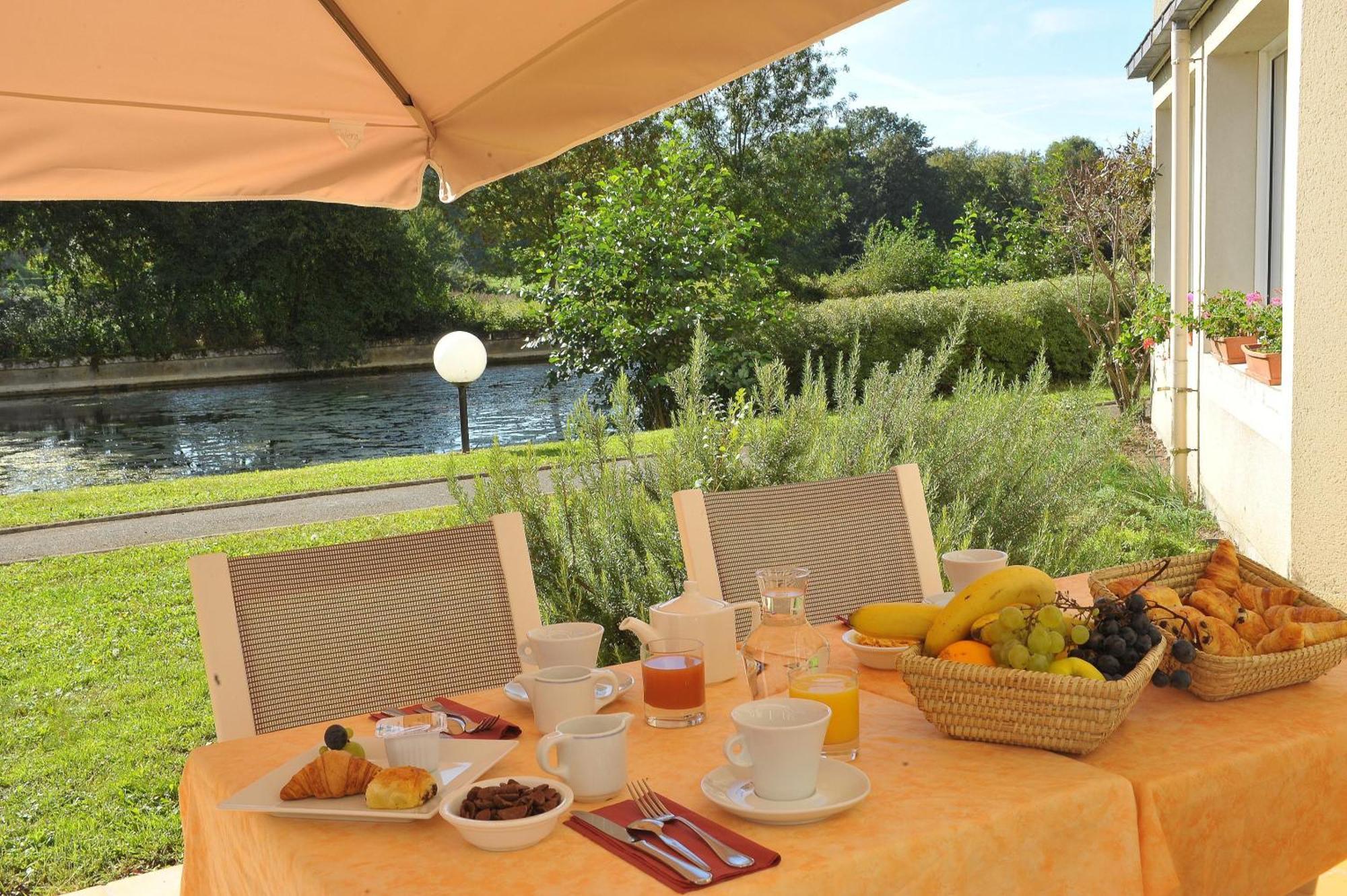 Logis Hotel Le Relais Du Moulin Valençay Kültér fotó