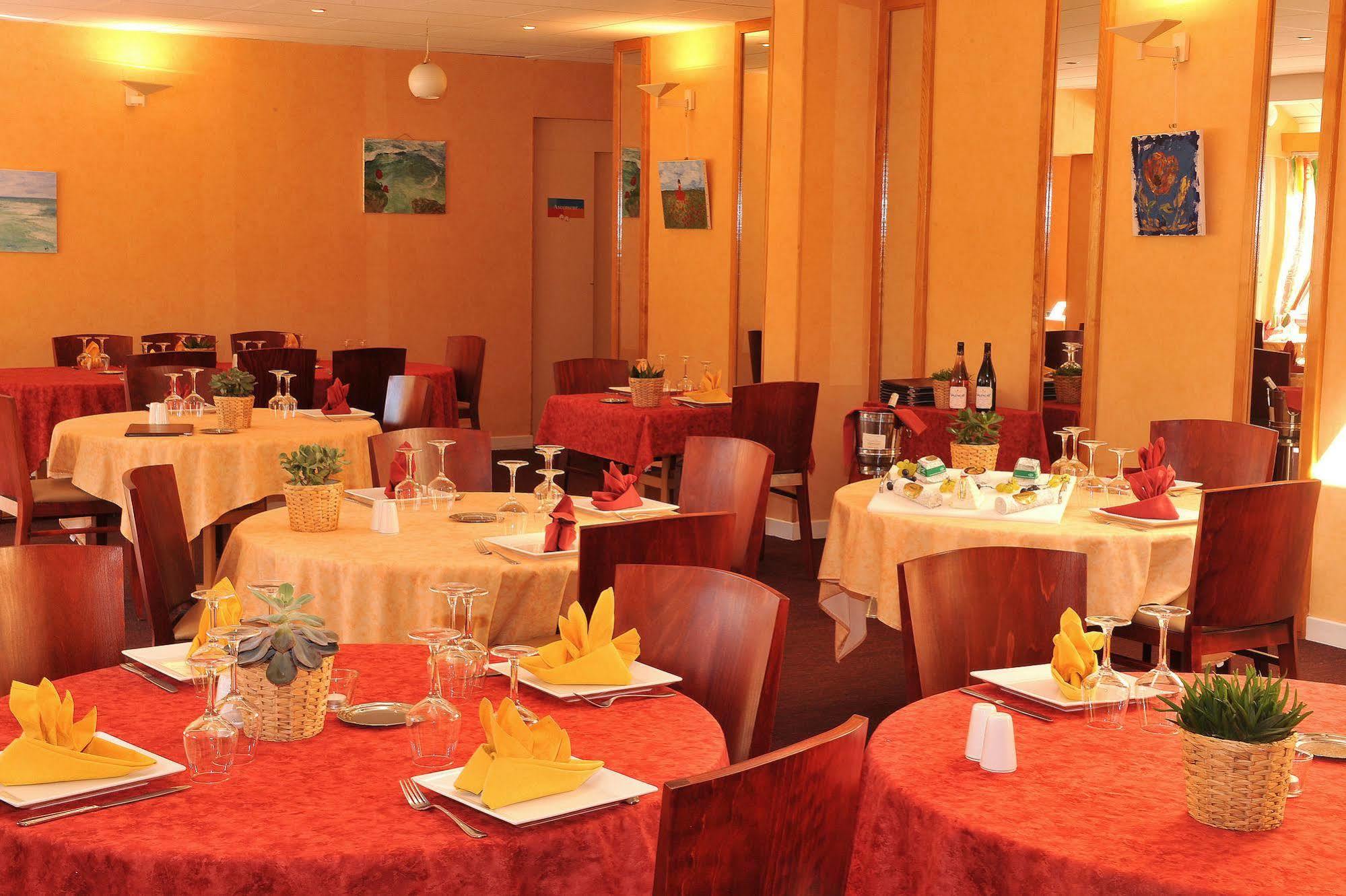 Logis Hotel Le Relais Du Moulin Valençay Kültér fotó
